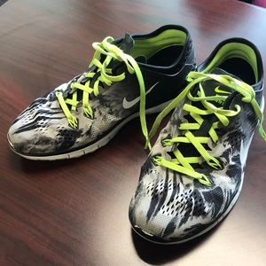 Nine Free 5.0 Sneakers (704695-14) Women’s  7.5